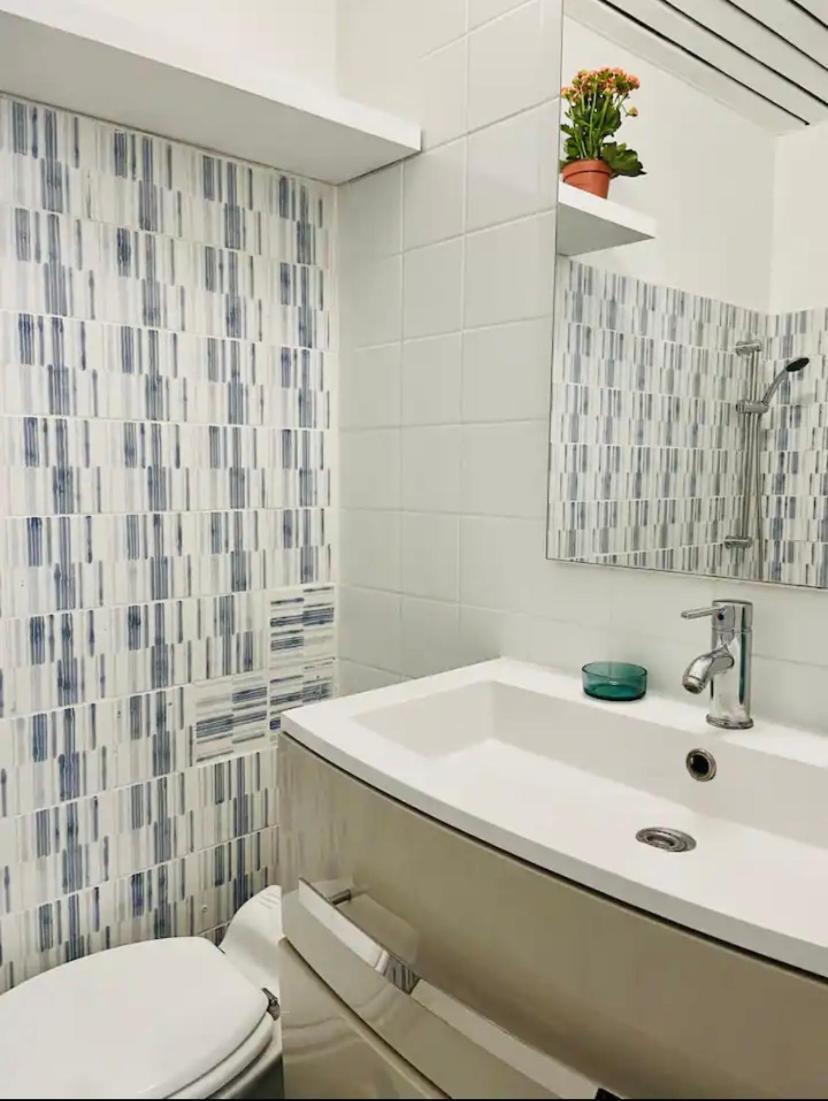 Appartement Moderne Quartier Saint Lazare Paris Extérieur photo